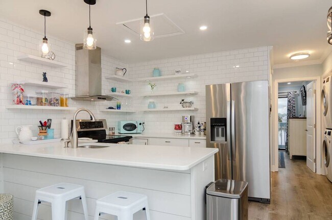 Building Photo - 600 Carolina Beach Ave S