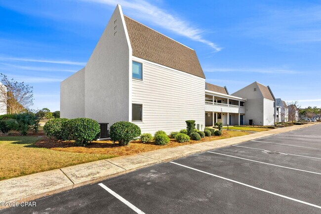 Building Photo - 4726 Bay Point Rd