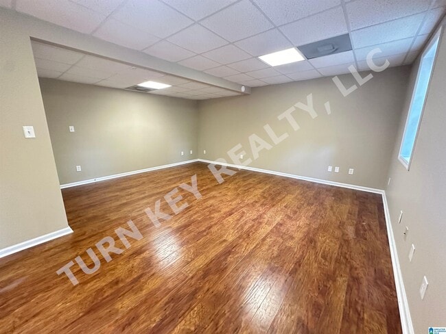 Building Photo - 110 Clay Dr