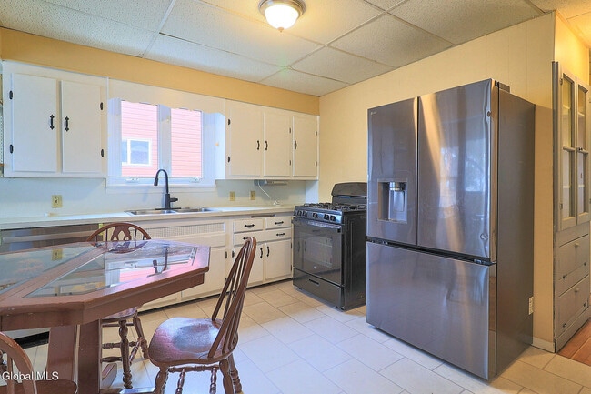 Building Photo - 1369 Santa Fe St