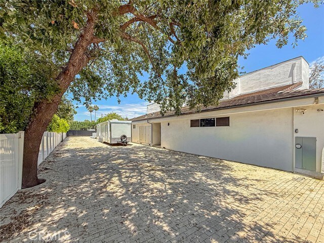 Building Photo - 22921 Dolorosa St