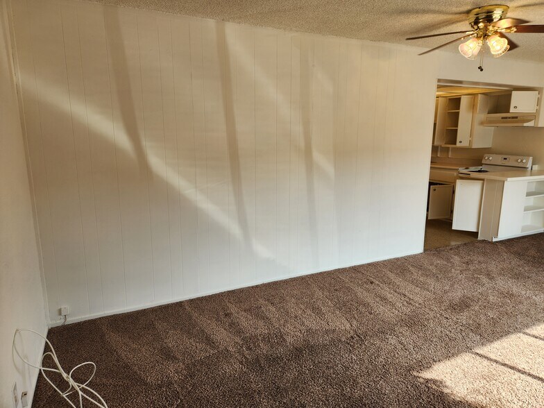 Building Photo - 1400 Freeman Ave