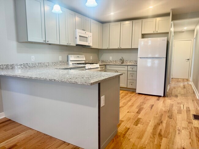 Building Photo - 109 Churchill St