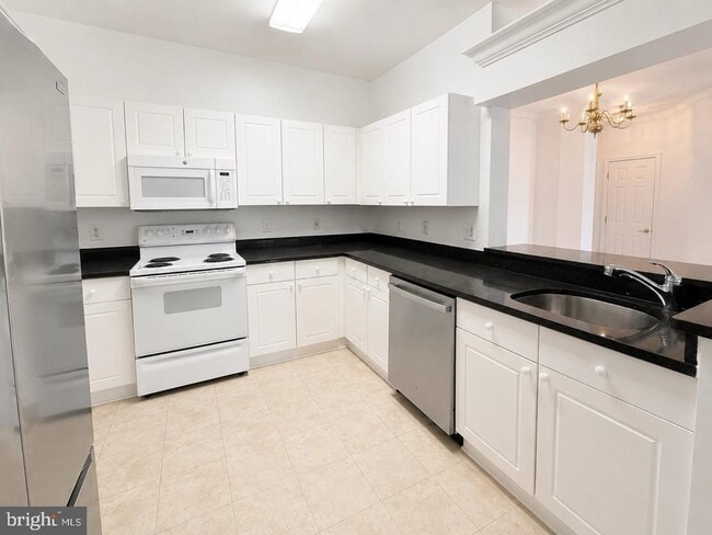 Building Photo - 4550 Strutfield Ln