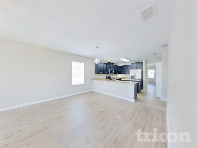 Building Photo - 1617 Tamarind Rd