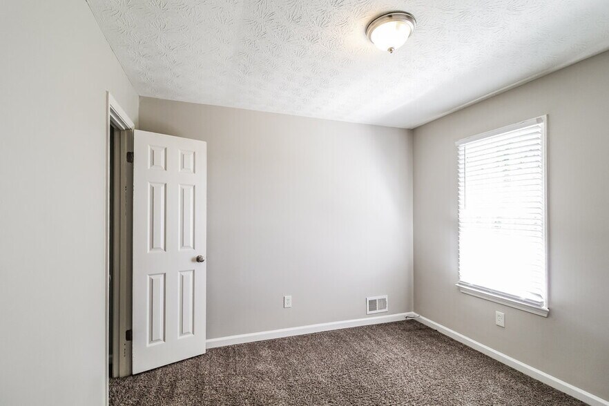 Building Photo - 1340 Grayland Hills Dr