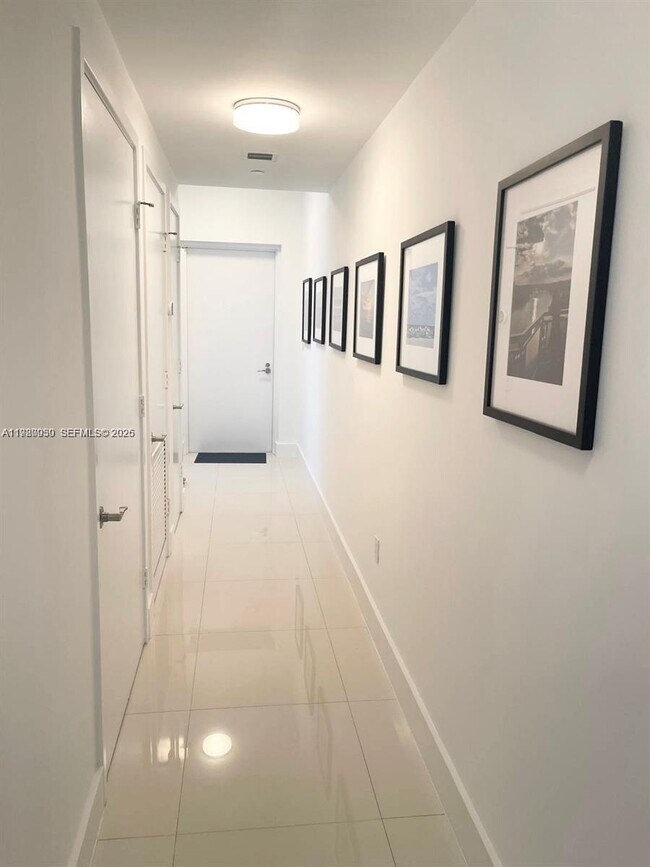 Building Photo - 6000 Collins Ave