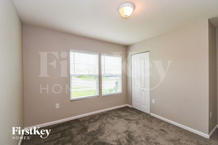 Building Photo - 2037 Tyson Lake Dr