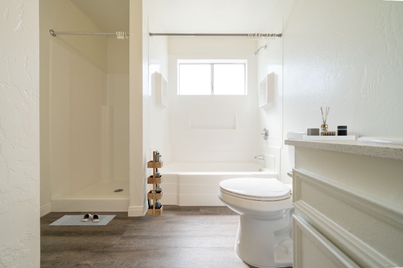 Building Photo - 800 E Bobier Dr