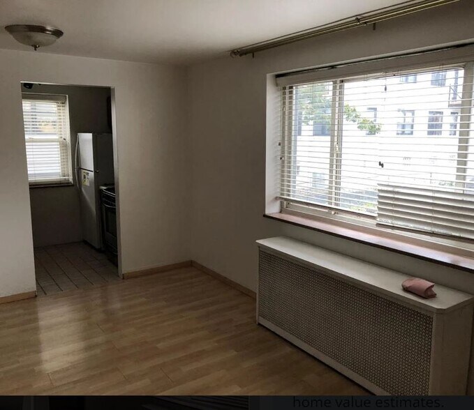 Building Photo - 5237 5th Ave