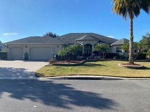 Building Photo - Spectacular and Luxurious Turnkey ANNUAL or SEASONAL Lease in The Village of Bridgeport