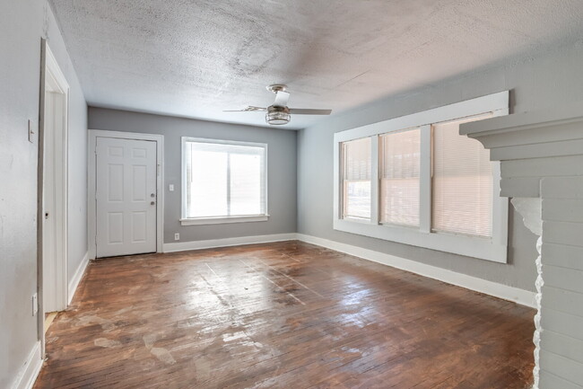 Building Photo - Charming 3-Bedroom Home in OKC – Available...