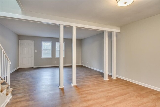 Building Photo - 305 Telfair St