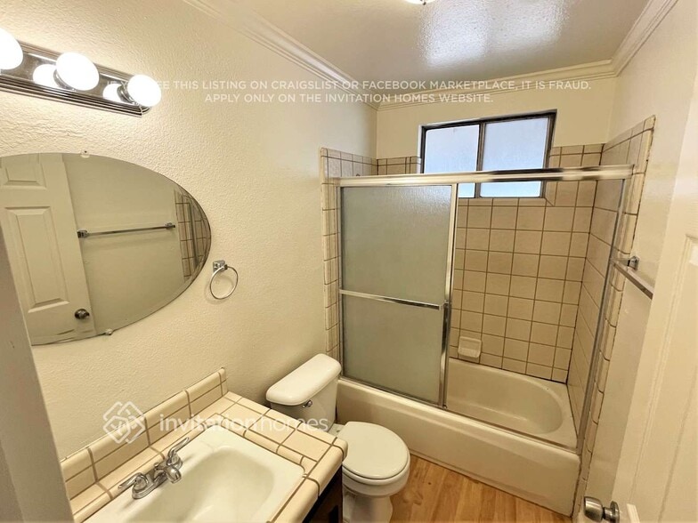 Building Photo - 14455 E Juniper Ave