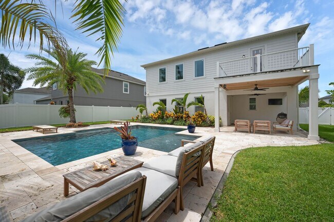 Building Photo - Gorgeous 4 bedroom/3.5 bath estate home fo...