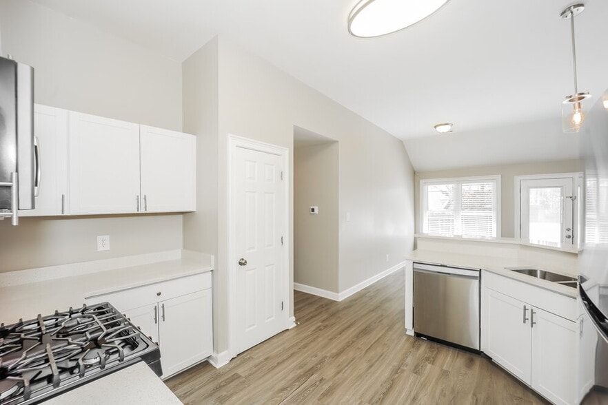 Building Photo - 110 Glenridge Dr