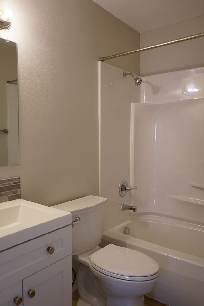 Building Photo - 1410 E 30th St