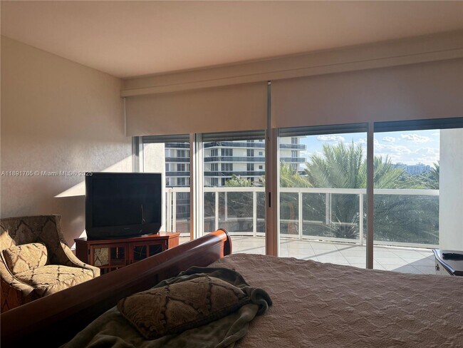 Building Photo - 9601 Collins Ave