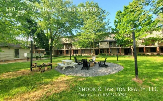 Building Photo - 420 10th Ave Dr NE