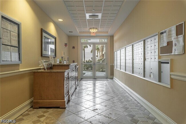 Building Photo - 2825 Palm Beach Blvd