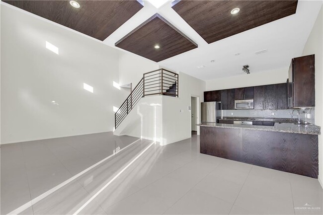 Building Photo - 28 Shalom Dr