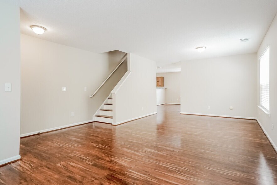 Building Photo - 3323 Marshlane Way