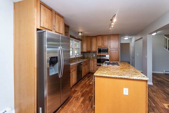 Building Photo - Spacious Country Retreat on 5.5 Acres | Barn, Deck & Pikes Peak View!!