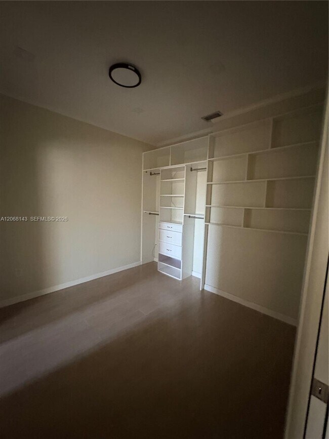 Building Photo - 5725 Tuscany Way