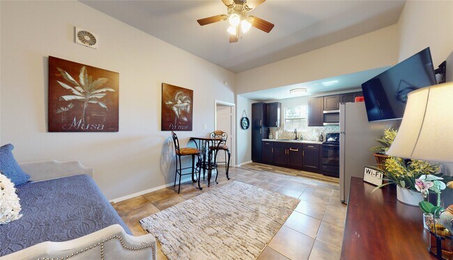 Building Photo - 4507 W Bayshore Dr