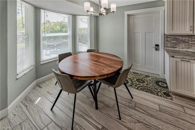 Building Photo - 1540 Curlew Ave