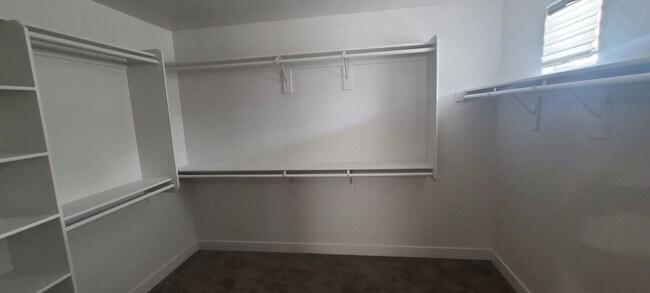 Building Photo - 4 Bedroom 3 Bathroom Upgrade Model Home