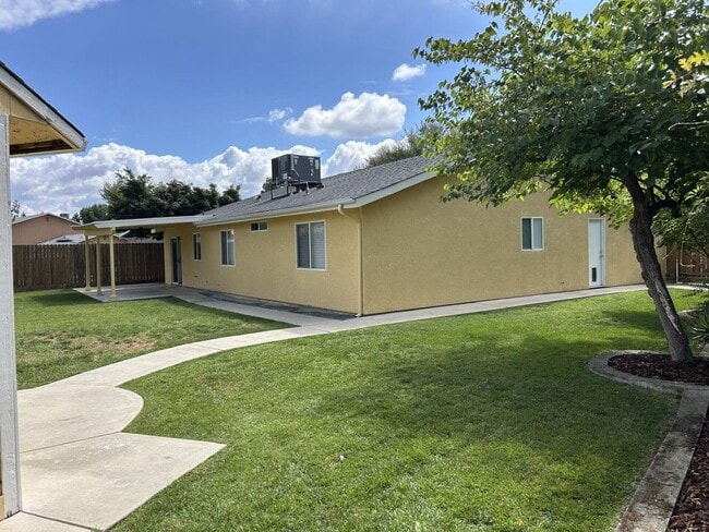 Building Photo - 4724 W Manor Ct