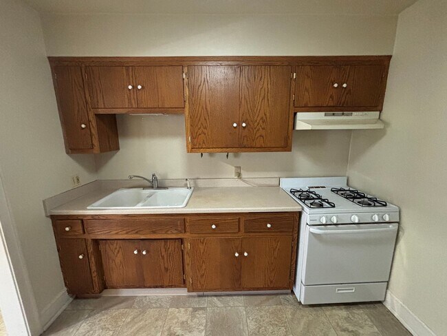 Interior Photo - 2114 N Summit