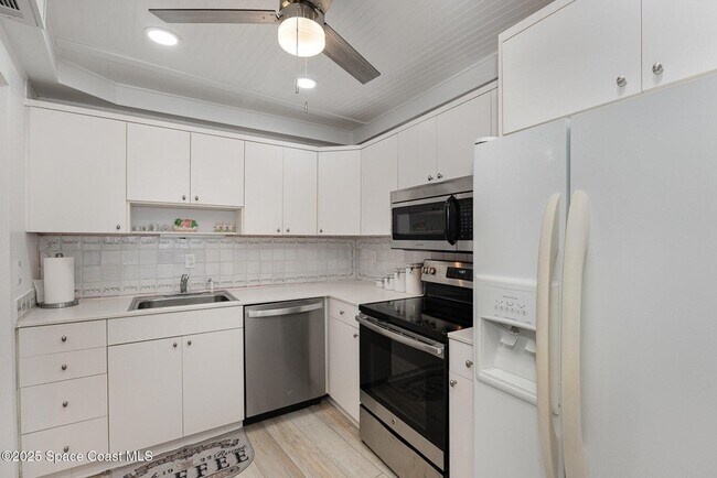 Building Photo - 1175 Highway A1a Unit 606