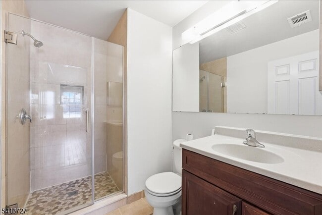 Building Photo - 47 Rutgers Dr