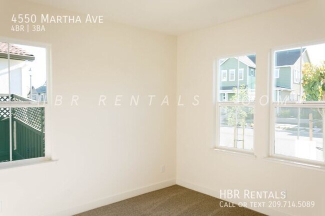 Building Photo - 4550 Martha Ave
