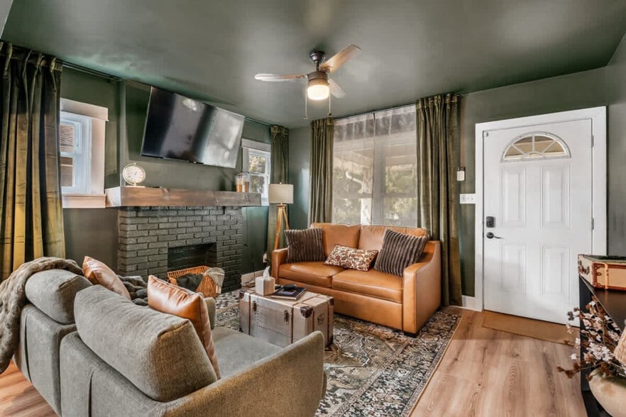 Building Photo - 2850 Hazel Ave