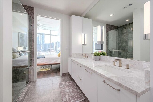 Building Photo - 501 West Ave