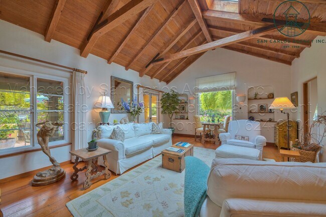 Building Photo - Adorable Furnished Three Bedroom Hatton Fields Home - Flexible Lease Term