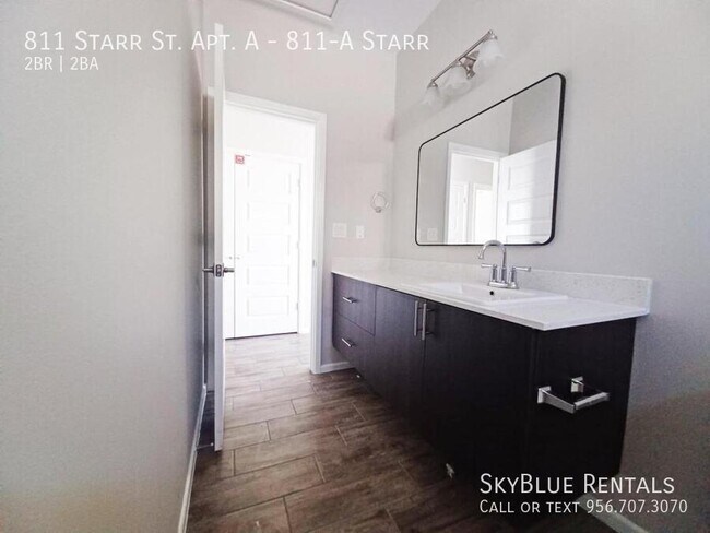 Building Photo - 811 Starr St