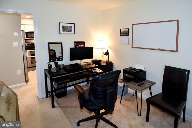 Building Photo - 6905 Victoria Dr