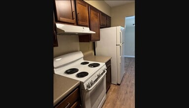 Building Photo - 801 Wildcat Dr