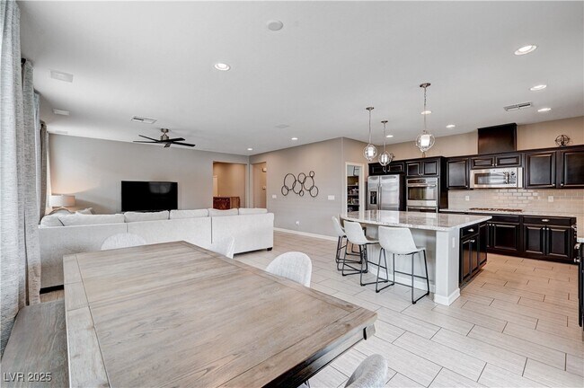 Building Photo - 10730 Cowlite Ave