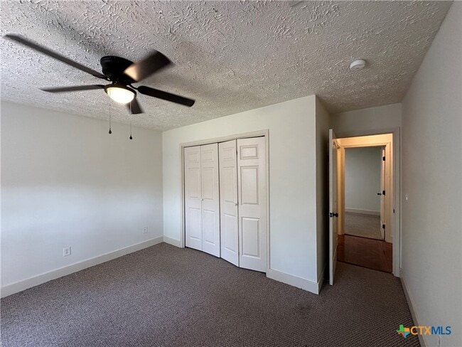 Building Photo - 904 Dale Dr