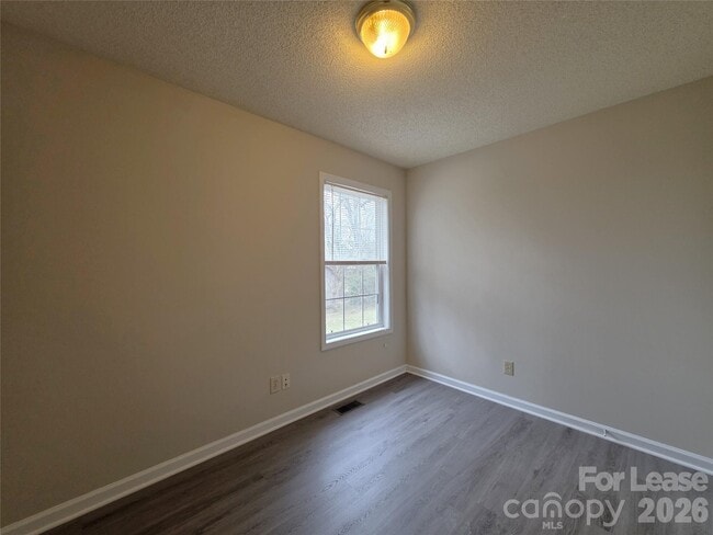 Building Photo - 9040 Reid St