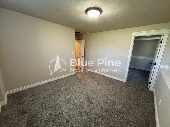 Building Photo - 1207 N Drystone Dr