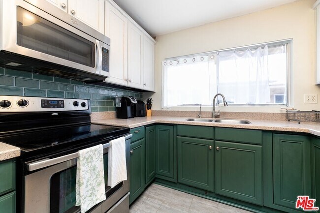 Building Photo - 5232 Corteen Pl