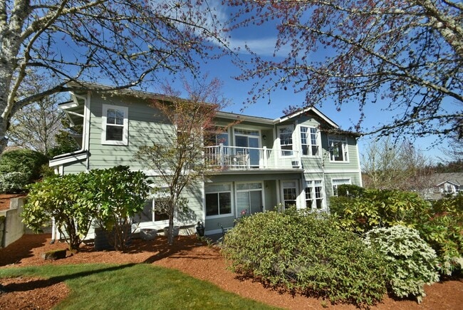 Building Photo - 2Bd/2.5Ba Issaquah Condo