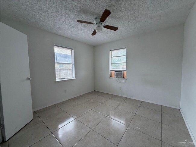 Building Photo - 25 S Raul Longoria Rd