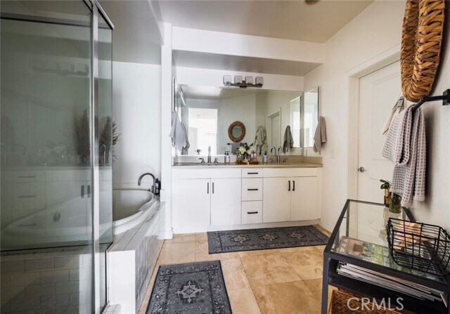 Building Photo - 7100 Playa Vista Dr